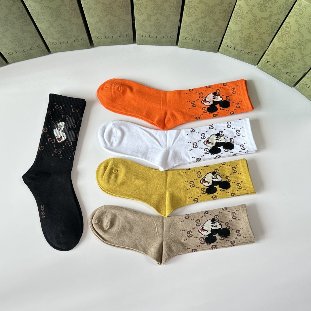 💛配专柜包装Gucci（古驰）新款中长款堆堆袜袜子！一盒五双，专柜同步筒袜袜子，💛大牌出街，潮人必备🔥超