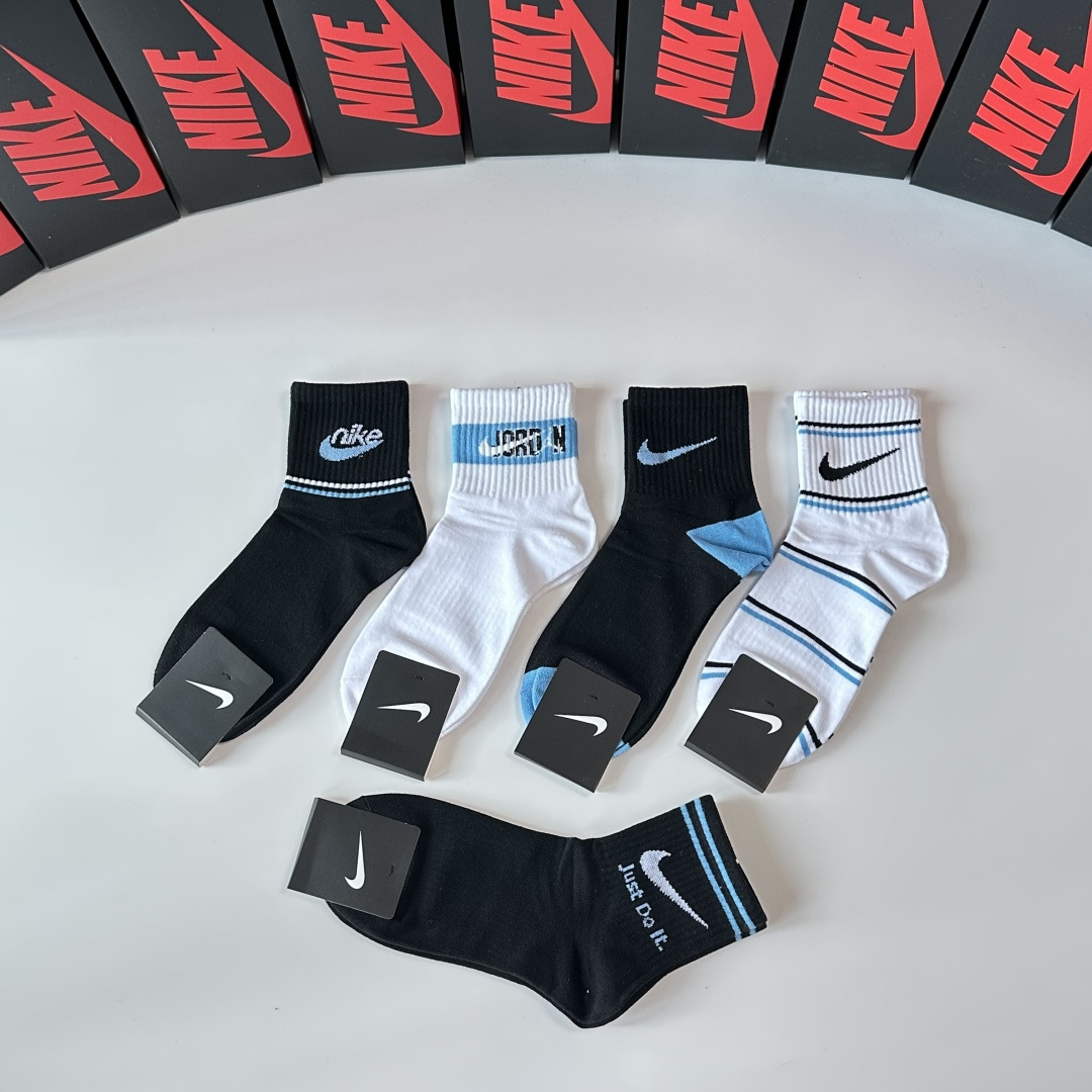 💛配专柜包装NIKE（耐克）新款中长款堆堆袜袜子！一盒五双，专柜同步筒袜袜子，💛大牌出街，潮人必备🔥超好