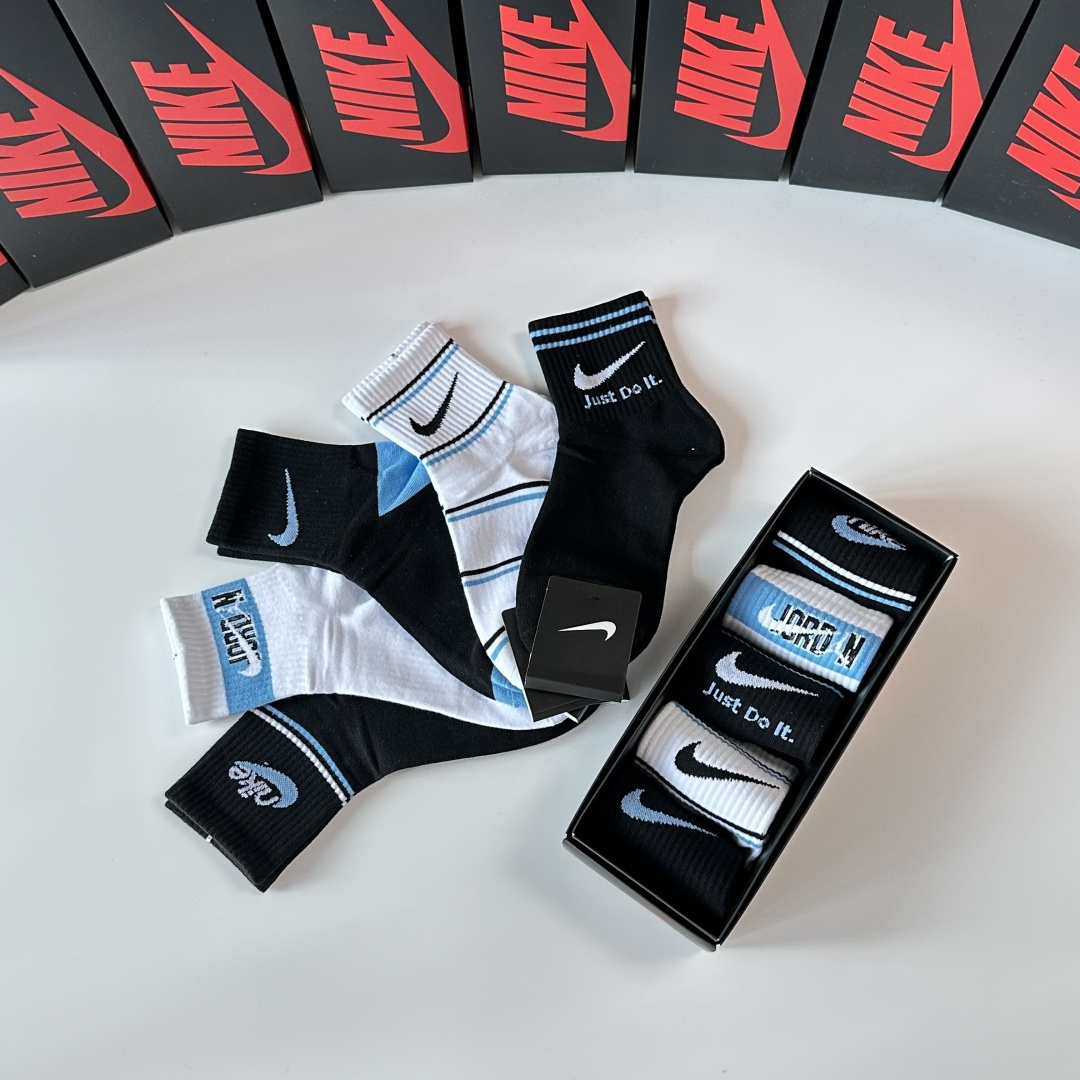 💛配专柜包装NIKE（耐克）新款中长款堆堆袜袜子！一盒五双，专柜同步筒袜袜子，💛大牌出街，潮人必备🔥超好
