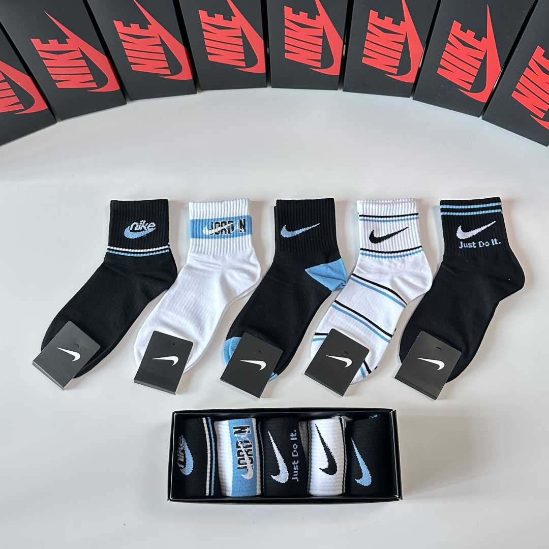 💛配专柜包装NIKE（耐克）新款中长款堆堆袜袜子！一盒五双，专柜同步筒袜袜子，💛大牌出街，潮人必备🔥超好