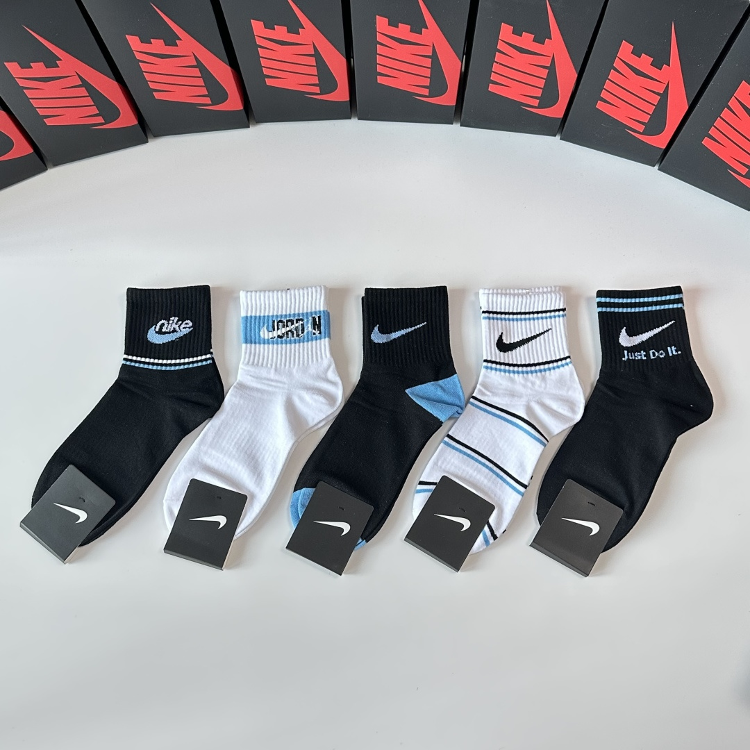 NO:618370,Specially equipped with counter packaging NIKE (Nike) new mid-length pile socks!  Five pairs in a box, counter-synchronized tube socks, big brands going out on the street, a must-have for fashionistas, super easy to match. Socks, silk stockings, socks, socks19860909特 配专柜包装 NIKE（耐克）新款中长款堆堆袜袜子！一盒五双,专柜同步筒袜袜子,大牌出街,潮人必备超好搭.袜子丝袜,袜子,socks,accessory