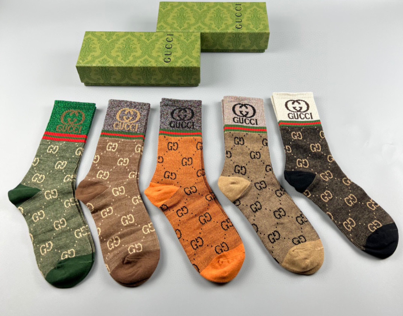 NO:618291,Special packaging for Gucci's new classic mid-length pile socks!  Five pairs in a box, counter-synchronized tube socks, big brands out on the street, a must-have for fashionistas, super easy to match. Socks, silk stockings, socks, gucci, gucci, socks19860909特配包装 Gucci（古驰）新款经典中长款堆堆袜袜子！一盒五双, 专柜同步筒袜袜子,大牌出街,潮人必备超好搭.袜子丝袜,袜子,gucci,gucci,socks,accessory