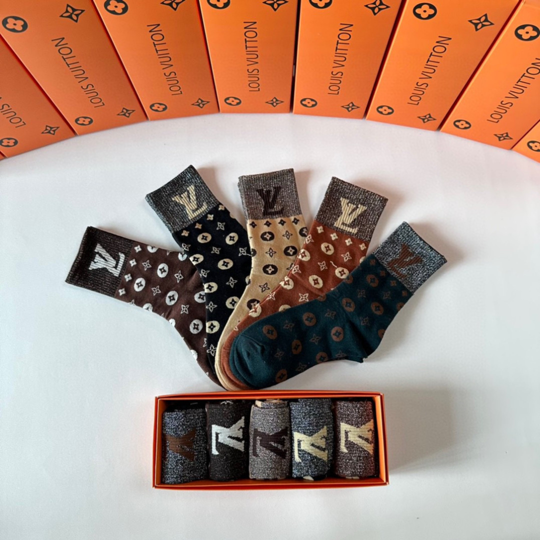 💛配专柜包装LV（路易威登）新款金丝中长款堆堆袜袜子！一盒五双，专柜同步筒袜袜子，💛大牌出街，潮人必备🔥