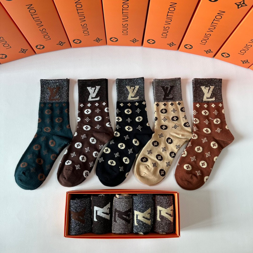 💛配专柜包装LV（路易威登）新款金丝中长款堆堆袜袜子！一盒五双，专柜同步筒袜袜子，💛大牌出街，潮人必备🔥