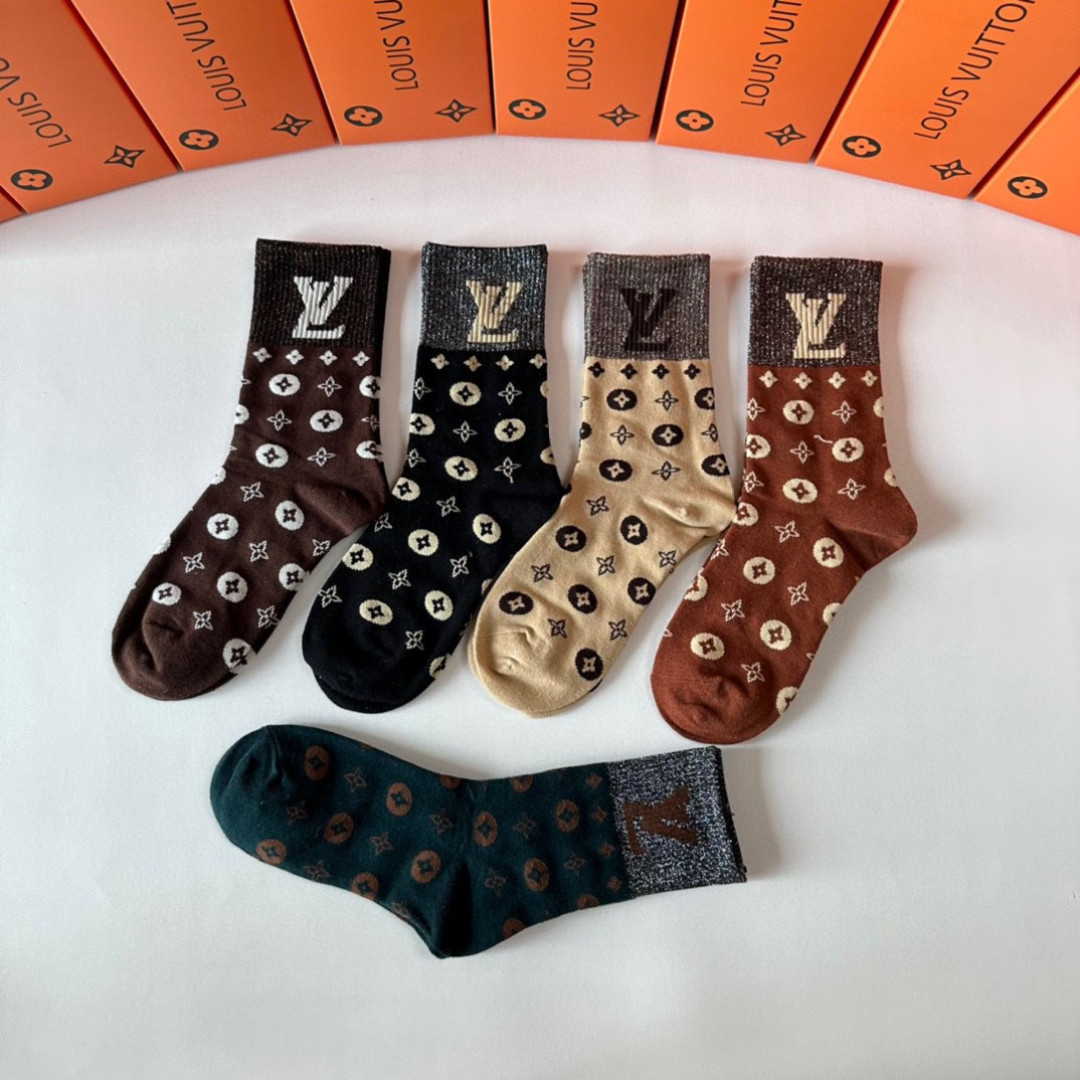 💛配专柜包装LV（路易威登）新款金丝中长款堆堆袜袜子！一盒五双，专柜同步筒袜袜子，💛大牌出街，潮人必备🔥