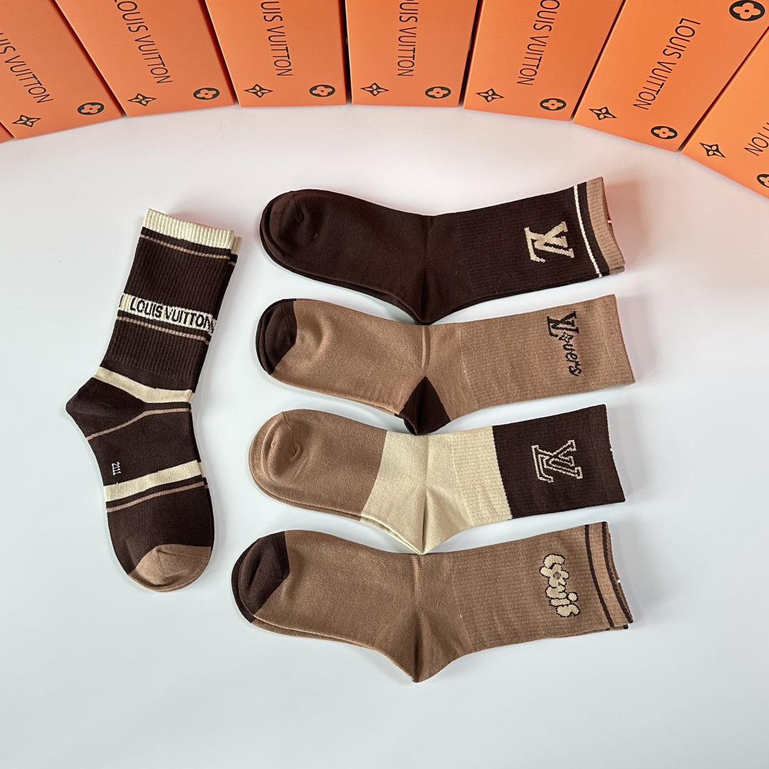 💛配专柜包装LV（路易威登）新款中长款堆堆袜袜子！一盒五双，专柜同步筒袜袜子，💛大牌出街，潮人必备🔥超好
