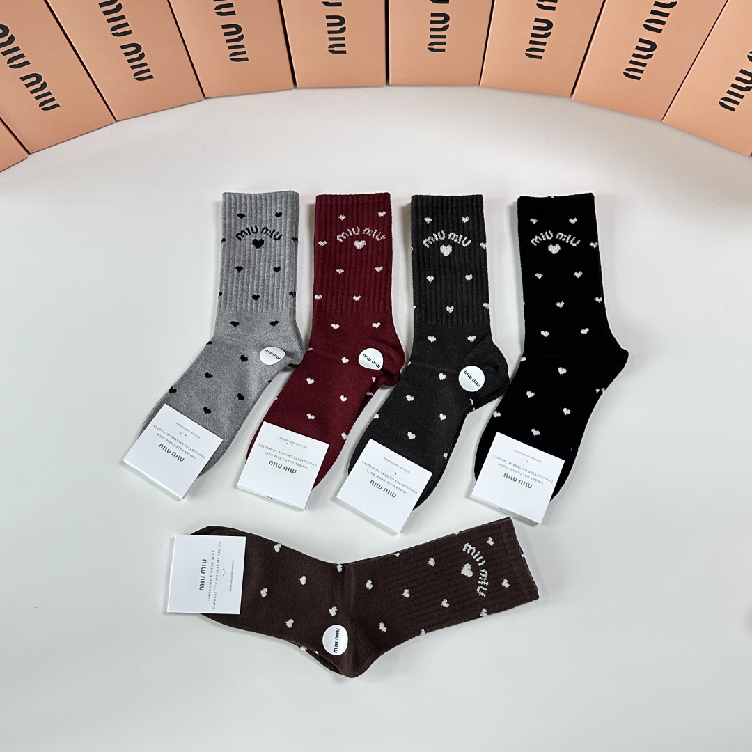 💛配专柜包装MiuMiu（缪缪）新款羊毛中长款堆堆袜袜子！一盒五双，专柜同步筒袜袜子，💛大牌出街，潮人必