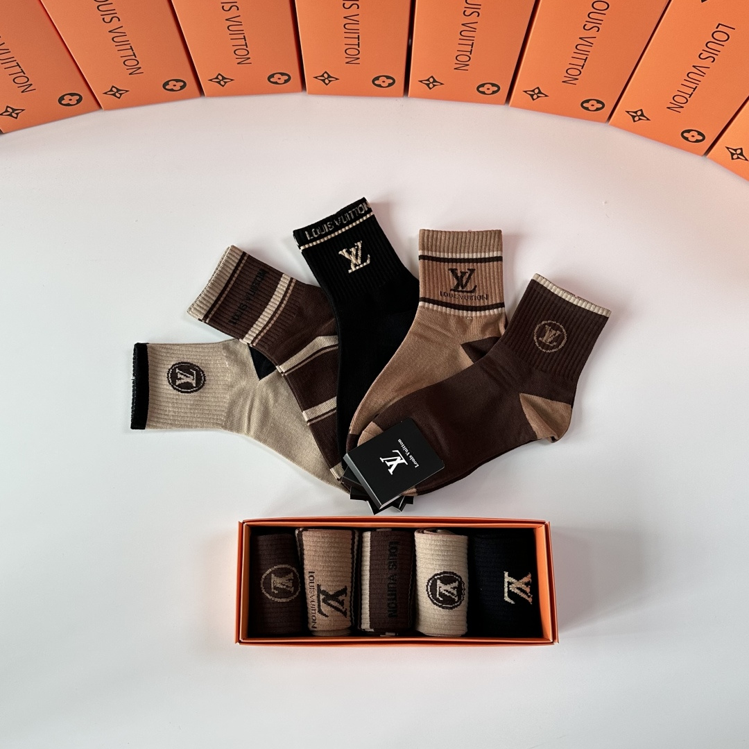 💛配包装LV（路易威登）新款中长款堆堆袜袜子！一盒五双， 专柜同步筒款袜子，💛大牌出街，潮人必备🔥超好搭