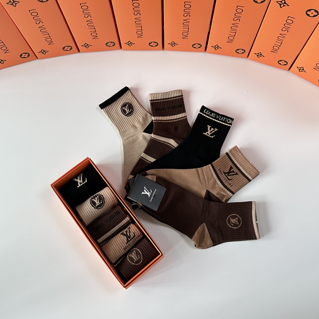 💛配包装LV（路易威登）新款中长款堆堆袜袜子！一盒五双， 专柜同步筒款袜子，💛大牌出街，潮人必备🔥超好搭