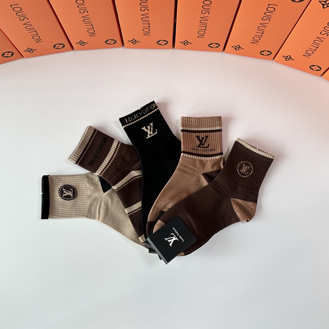 💛配包装LV（路易威登）新款中长款堆堆袜袜子！一盒五双， 专柜同步筒款袜子，💛大牌出街，潮人必备🔥超好搭