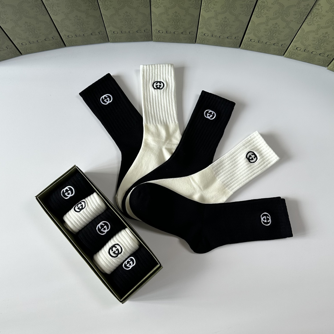 💛配专柜包装Gucci（古驰）新款羊绒中长款堆堆袜袜子！一盒五双，专柜同步筒袜袜子，💛大牌出街，潮人必备