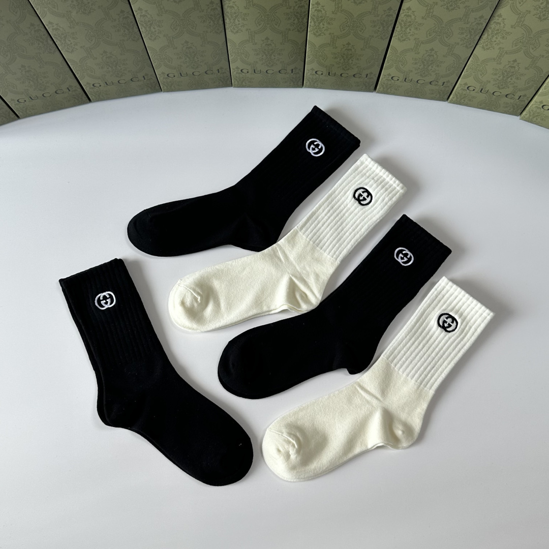 💛配专柜包装Gucci（古驰）新款羊绒中长款堆堆袜袜子！一盒五双，专柜同步筒袜袜子，💛大牌出街，潮人必备