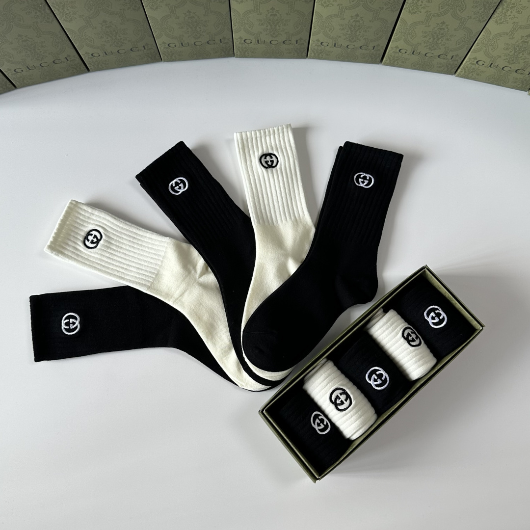 💛配专柜包装Gucci（古驰）新款羊绒中长款堆堆袜袜子！一盒五双，专柜同步筒袜袜子，💛大牌出街，潮人必备