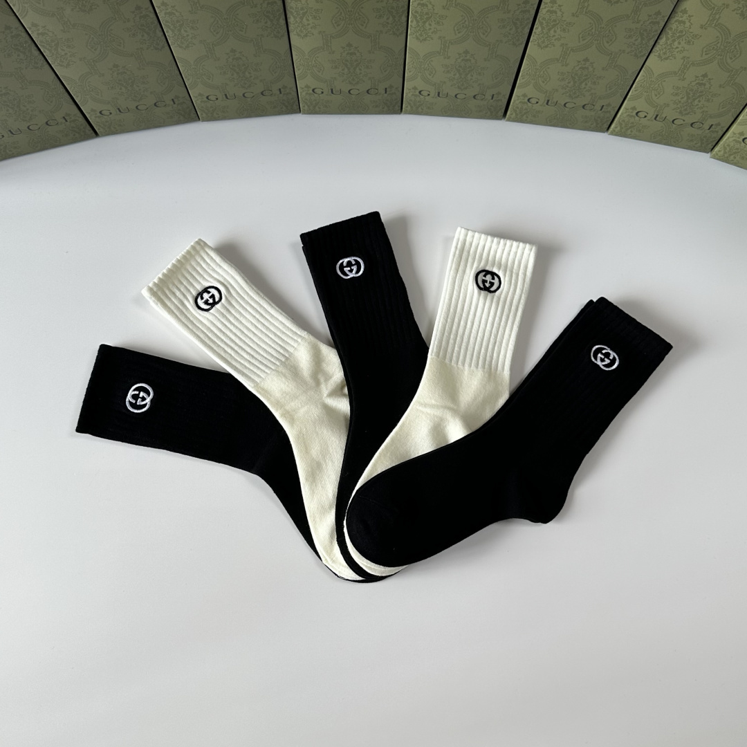 💛配专柜包装Gucci（古驰）新款羊绒中长款堆堆袜袜子！一盒五双，专柜同步筒袜袜子，💛大牌出街，潮人必备