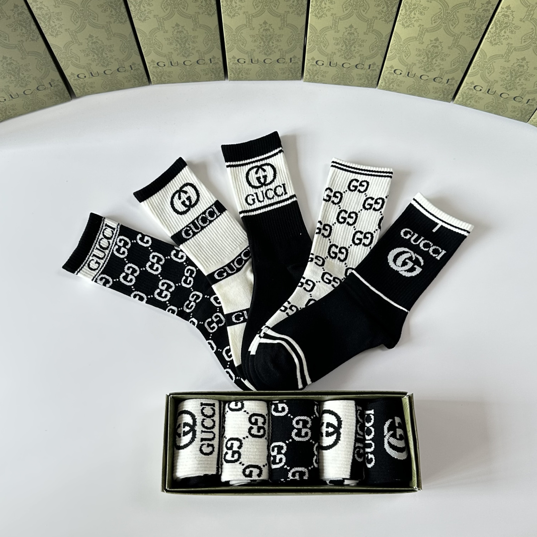💛配专柜包装GUCCI（古驰）新款中长款堆堆袜袜子！一盒五双，专柜同步筒袜袜子，💛大牌出街，潮人必备🔥超