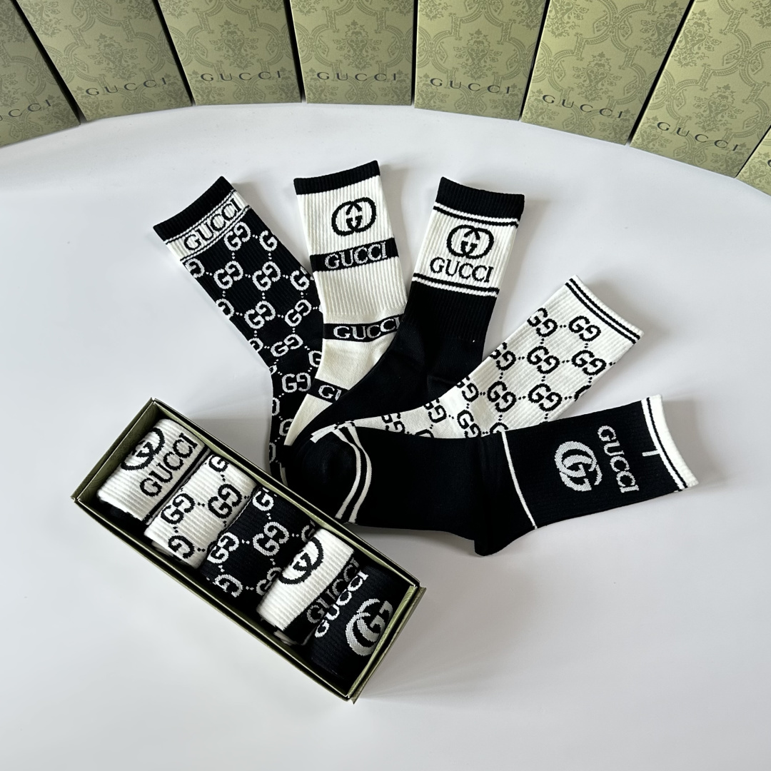 💛配专柜包装GUCCI（古驰）新款中长款堆堆袜袜子！一盒五双，专柜同步筒袜袜子，💛大牌出街，潮人必备🔥超