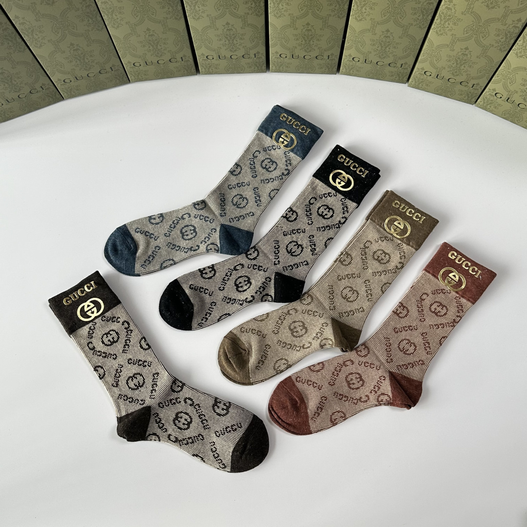 💛配包装Gucci（古驰）新款烫金双针中长款堆堆袜袜子！一盒五双， 专柜同步筒款袜子，💛大牌出街，潮人必