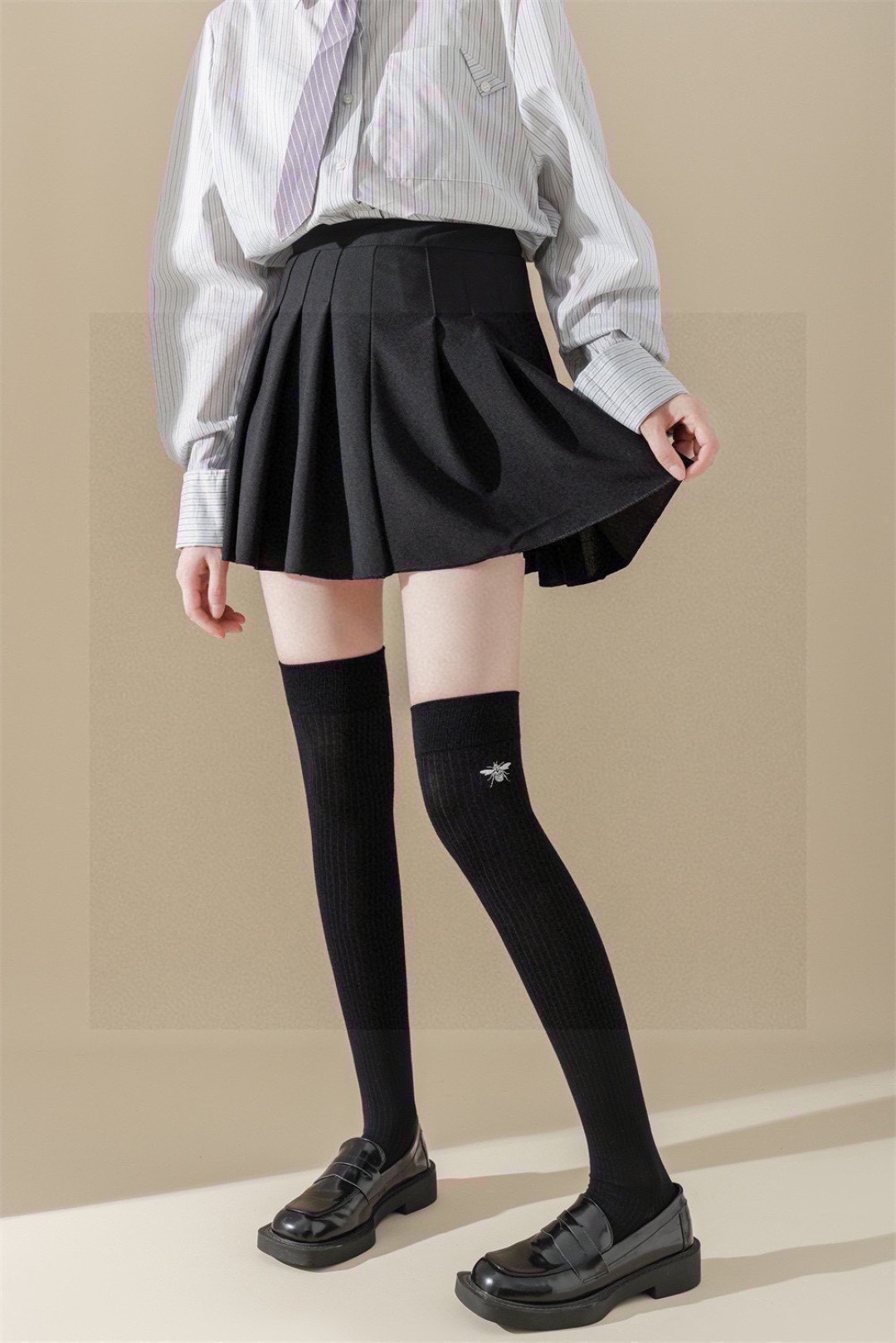 💛配包装Gucci（古驰）爆款出货 新款双针蜜蜂刺绣过膝长袜堆堆袜袜子🧦！一盒一双，专柜同步筒袜袜子，💛