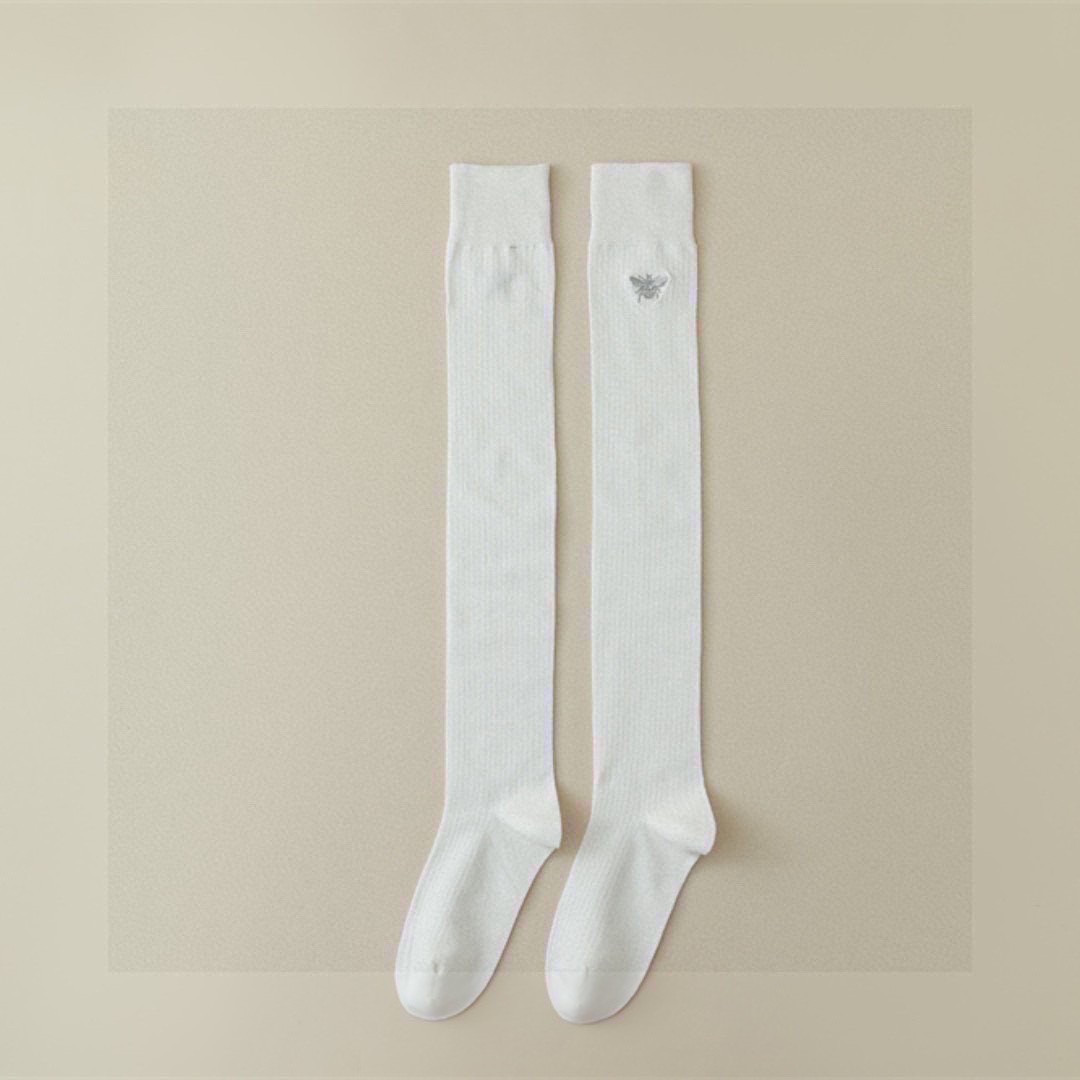 💛配包装Gucci（古驰）爆款出货 新款双针蜜蜂刺绣过膝长袜堆堆袜袜子🧦！一盒一双，专柜同步筒袜袜子，💛