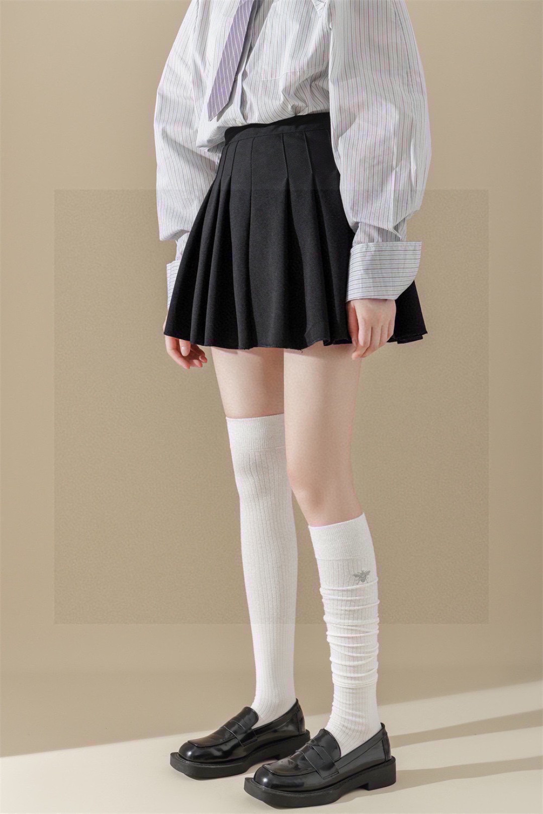 💛配包装Gucci（古驰）爆款出货 新款双针蜜蜂刺绣过膝长袜堆堆袜袜子🧦！一盒一双，专柜同步筒袜袜子，💛