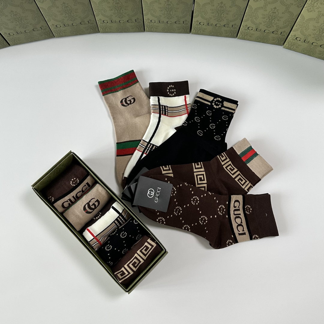 💛配专柜包装Gucci（古驰）新款中长款堆堆袜袜子！一盒五双，专柜同步筒袜袜子，💛大牌出街，潮人必备🔥超