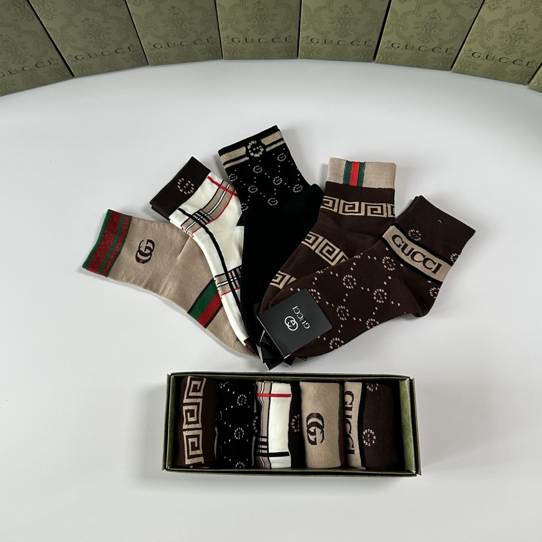 💛配专柜包装Gucci（古驰）新款中长款堆堆袜袜子！一盒五双，专柜同步筒袜袜子，💛大牌出街，潮人必备🔥超