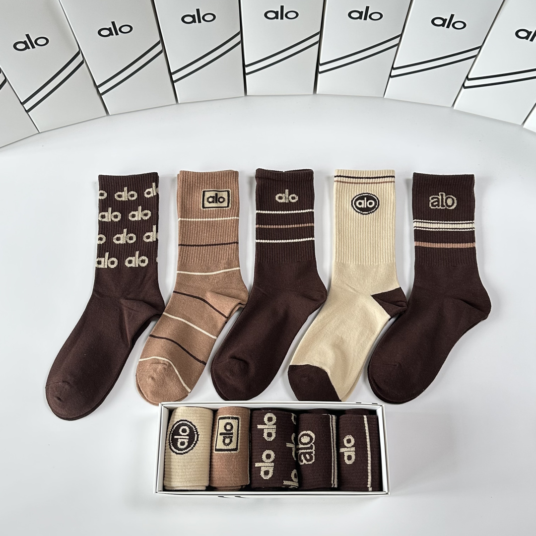 💛配包装ALO 新款中长款堆堆袜袜子！一盒五双， 专柜同步筒款袜子，💛大牌出街，潮人必备🔥超好搭