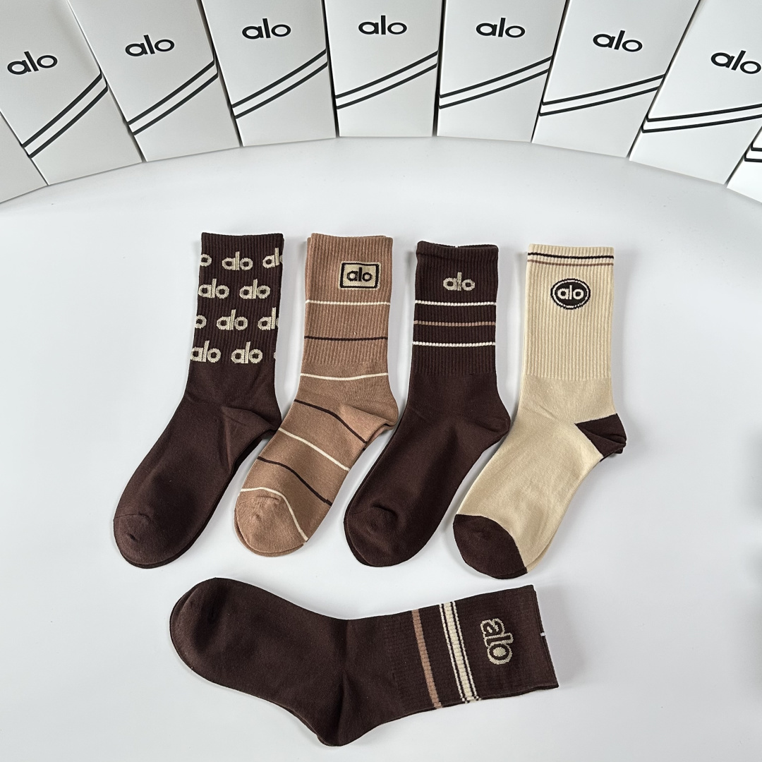 💛配包装ALO 新款中长款堆堆袜袜子！一盒五双， 专柜同步筒款袜子，💛大牌出街，潮人必备🔥超好搭