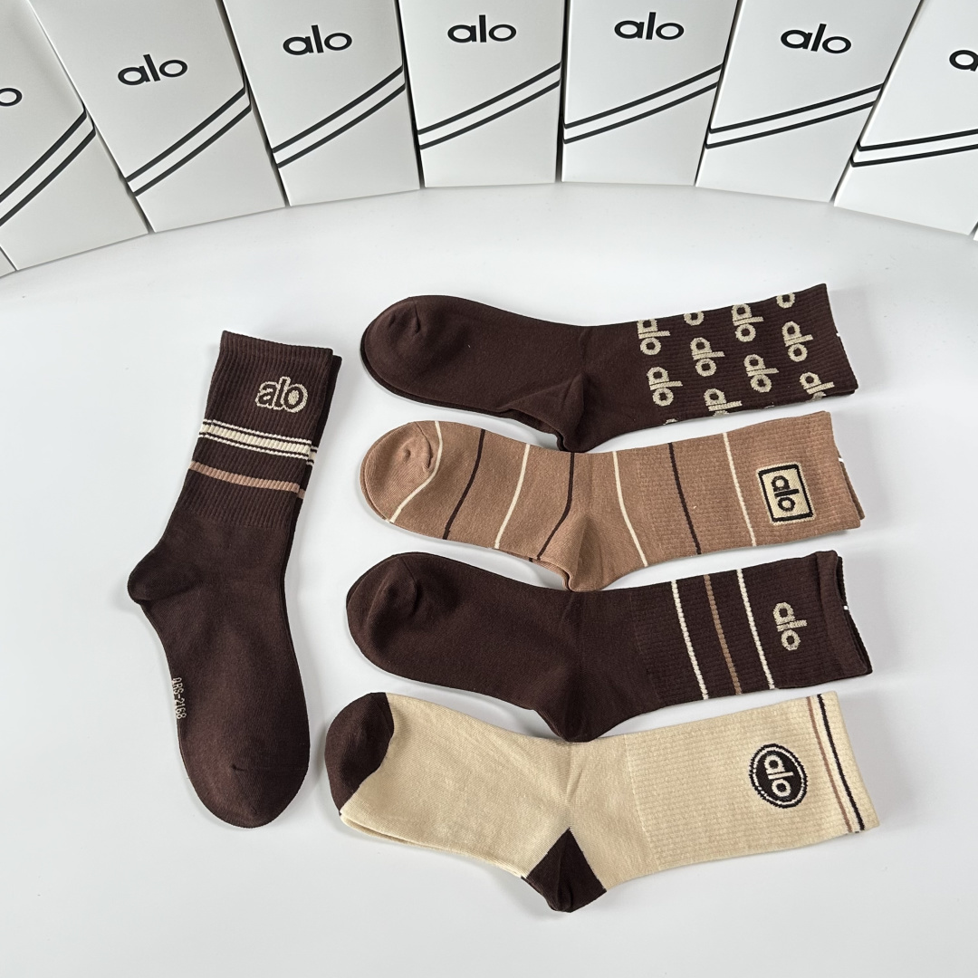 💛配包装ALO 新款中长款堆堆袜袜子！一盒五双， 专柜同步筒款袜子，💛大牌出街，潮人必备🔥超好搭