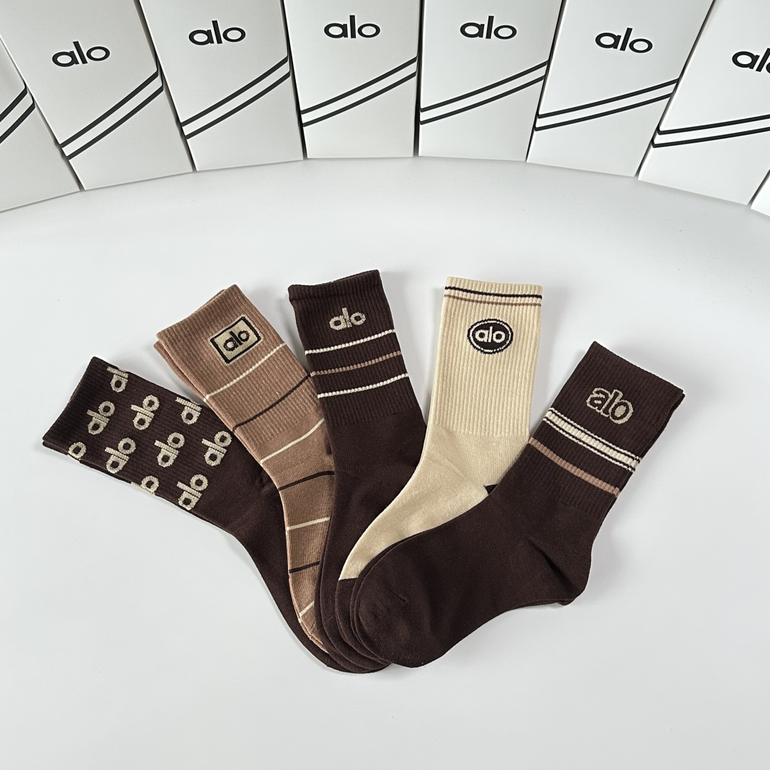 💛配包装ALO 新款中长款堆堆袜袜子！一盒五双， 专柜同步筒款袜子，💛大牌出街，潮人必备🔥超好搭