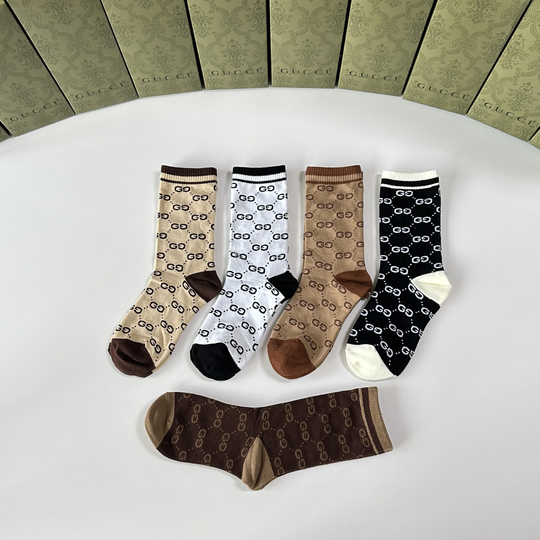 💛配专柜包装Gucci（古驰）新款中长款堆堆袜袜子！一盒五双，专柜同步筒袜袜子，💛大牌出街，潮人必备🔥超