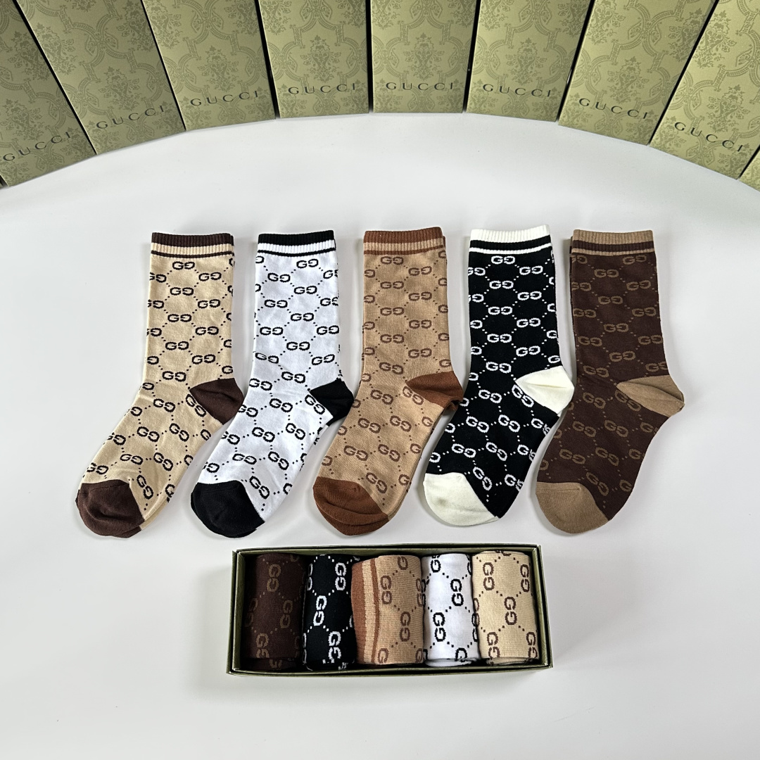 💛配专柜包装Gucci（古驰）新款中长款堆堆袜袜子！一盒五双，专柜同步筒袜袜子，💛大牌出街，潮人必备🔥超