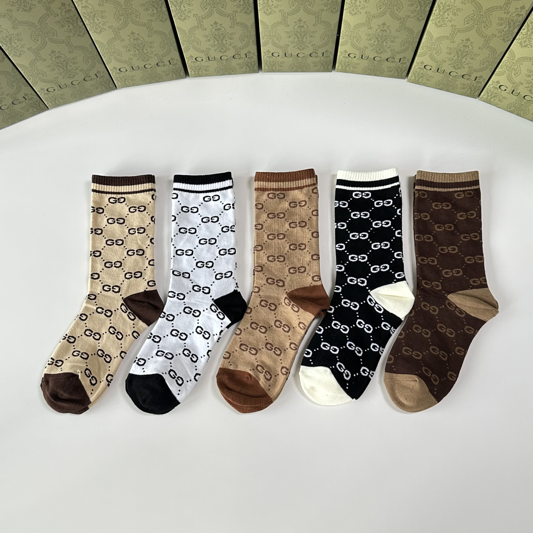 💛配专柜包装Gucci（古驰）新款中长款堆堆袜袜子！一盒五双，专柜同步筒袜袜子，💛大牌出街，潮人必备🔥超