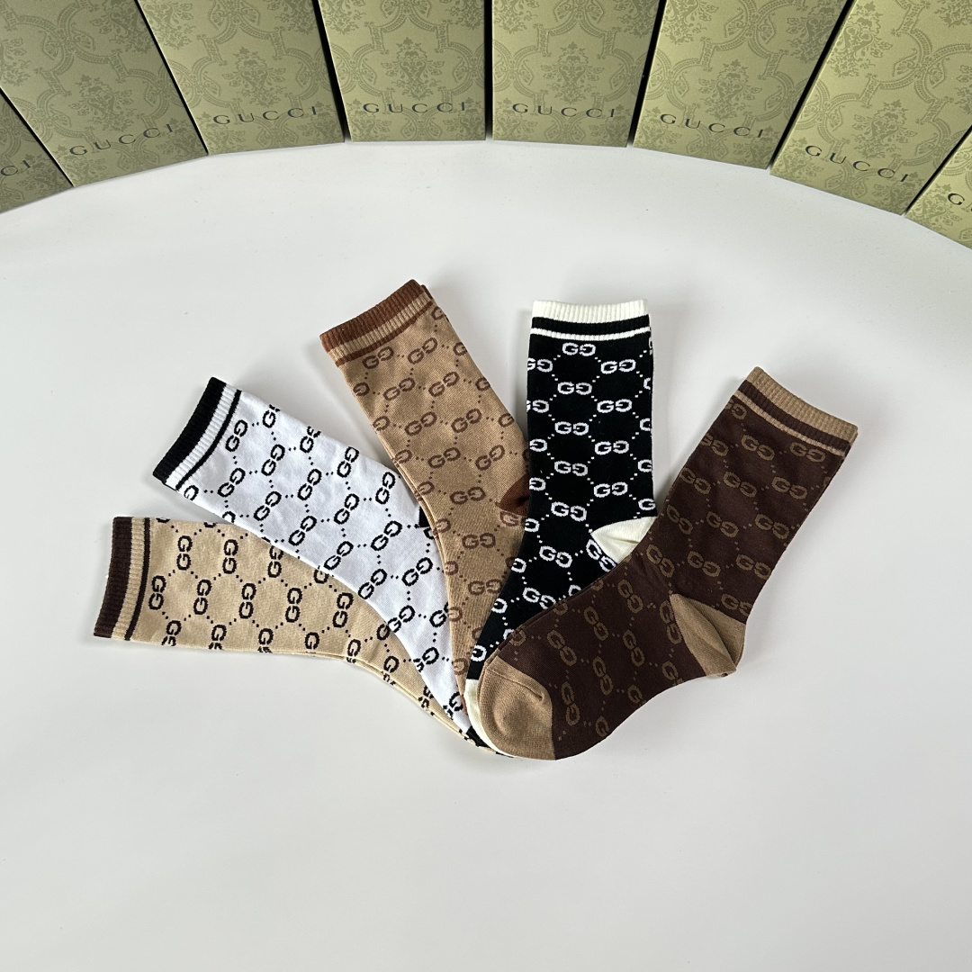 💛配专柜包装Gucci（古驰）新款中长款堆堆袜袜子！一盒五双，专柜同步筒袜袜子，💛大牌出街，潮人必备🔥超