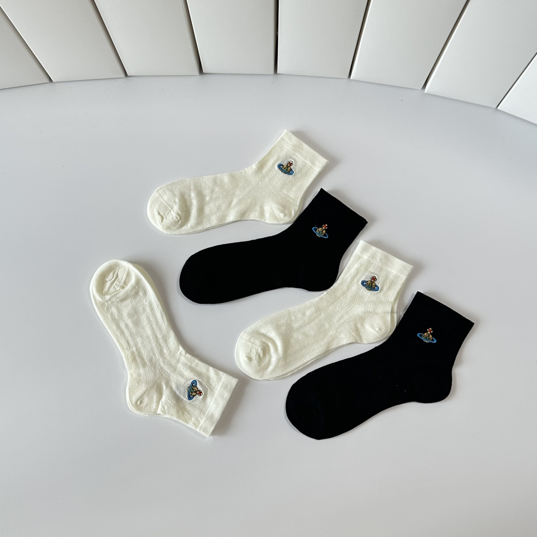 💛配包装西太后 新款刺绣经典中筒款堆堆袜袜子！一盒五双， 专柜同步筒袜袜子，💛大牌出街，潮人必备🔥超好搭
