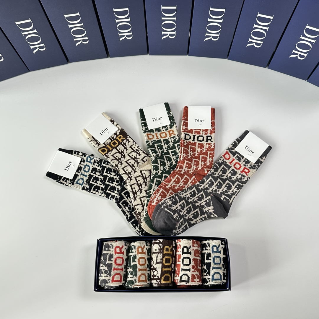 💛配专柜包装DIOR（迪奥）新款双针中长款堆堆袜袜子！一盒五双，专柜同步筒袜袜子，💛大牌出街，潮人必备🔥