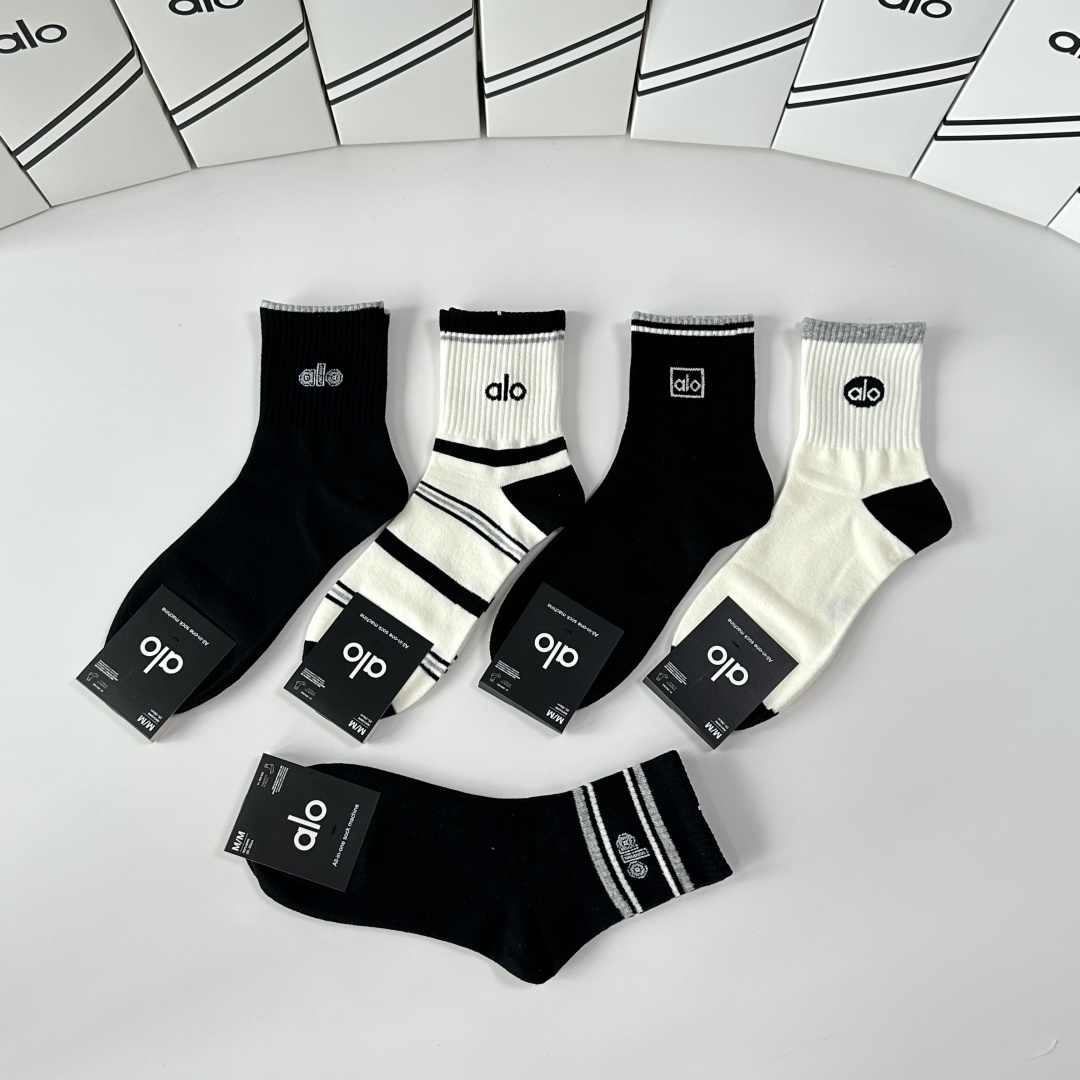 💛配包装ALO 新款中长款堆堆袜袜子！一盒五双， 专柜同步筒款袜子，💛大牌出街，潮人必备🔥超好搭