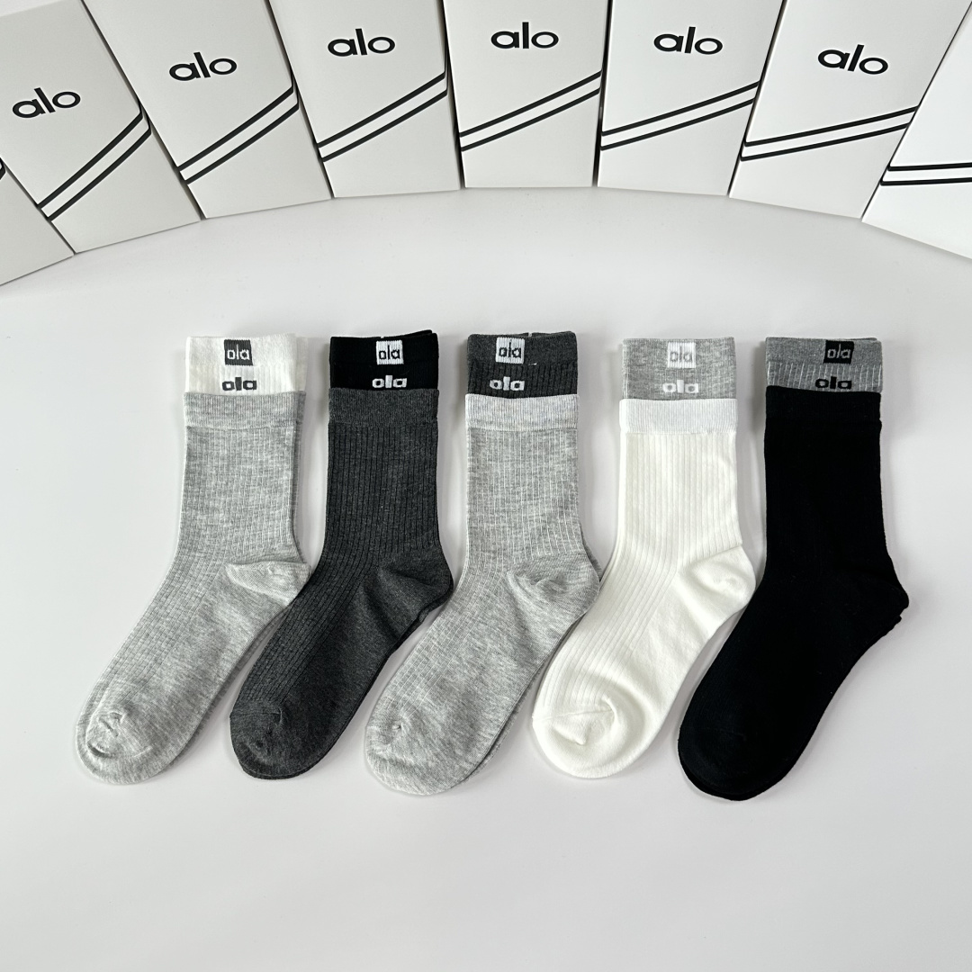 💛配专柜包装ALO 新款中长款堆堆袜袜子！一盒五双，专柜同步筒袜袜子，💛大牌出街，潮人必备🔥超好搭。