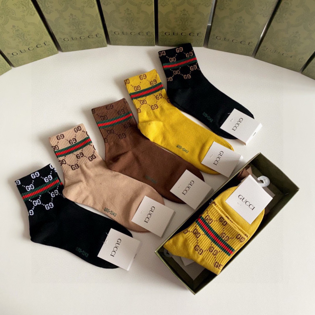 💛配专柜包装Gucci（古驰）新款中长款堆堆袜袜子！一盒五双，专柜同步筒袜袜子，💛大牌出街，潮人必备🔥超