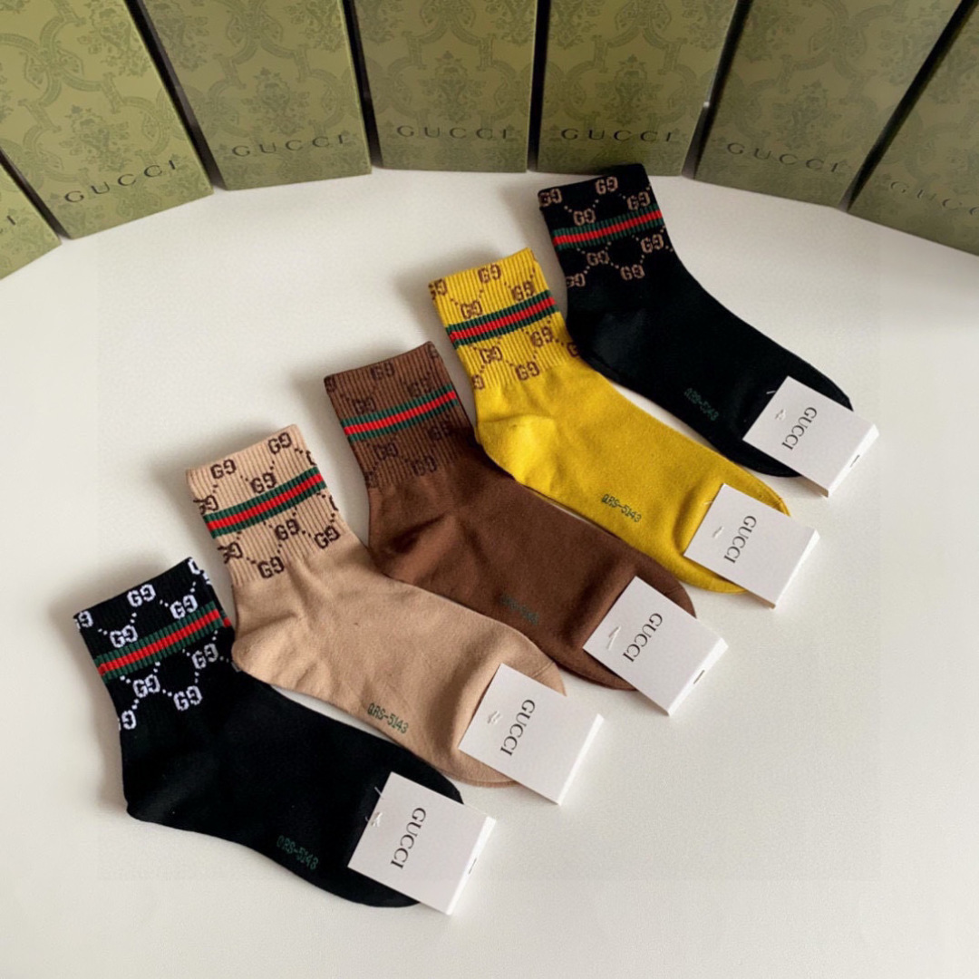 💛配专柜包装Gucci（古驰）新款中长款堆堆袜袜子！一盒五双，专柜同步筒袜袜子，💛大牌出街，潮人必备🔥超