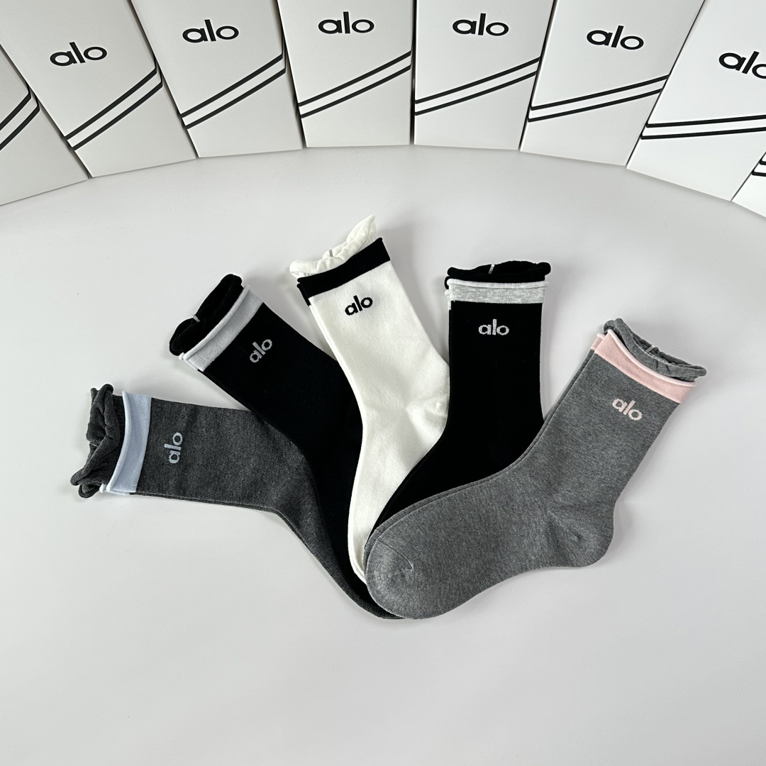 💛配专柜包装ALO 新款双针中长款堆堆袜袜子！一盒五双，专柜同步筒袜袜子，💛大牌出街，潮人必备🔥超好搭。