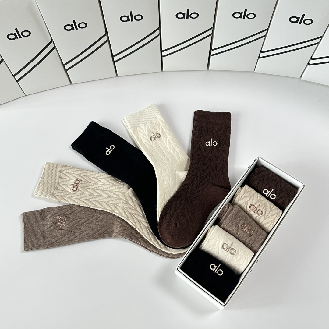 💛配包装ALO 新款双针刺绣经典中长筒袜堆堆袜袜子！一盒五双， 专柜同步筒袜袜子，💛大牌出街，潮人必备🔥