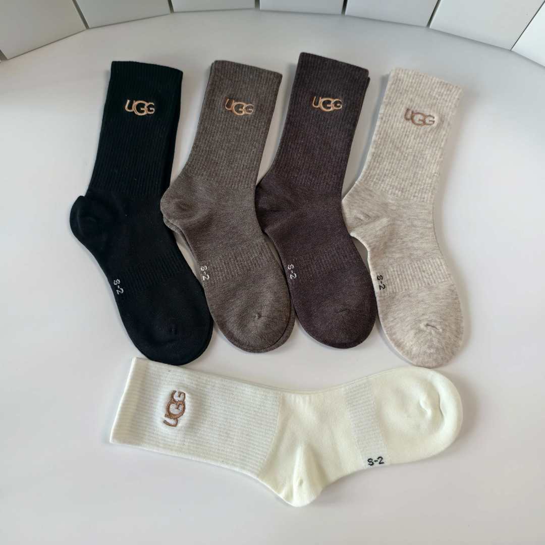 💛配专柜包装UGG 新款中长款堆堆袜袜子！一盒五双，专柜同步筒袜袜子，大牌出街，潮人必备🔥超好搭