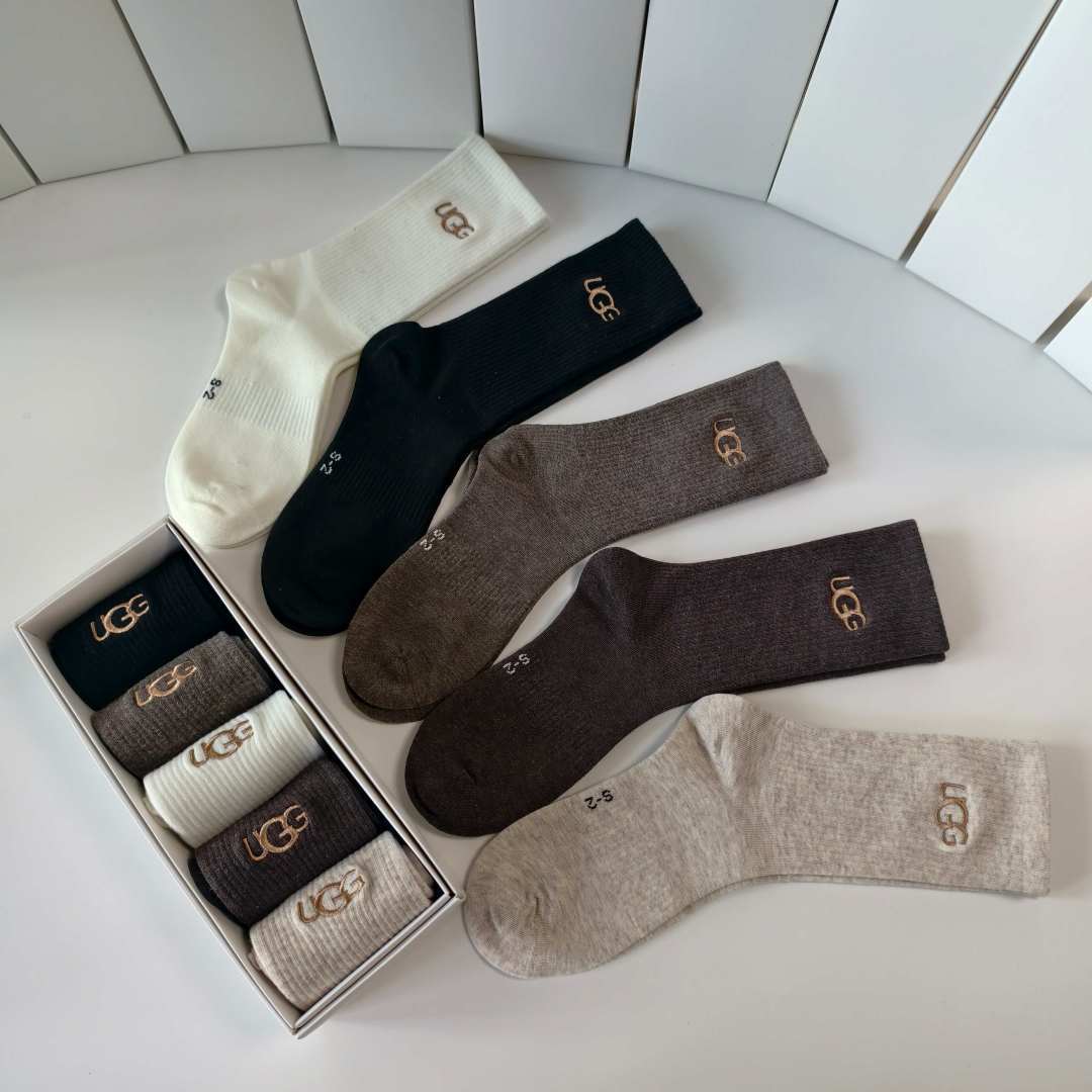 💛配专柜包装UGG 新款中长款堆堆袜袜子！一盒五双，专柜同步筒袜袜子，大牌出街，潮人必备🔥超好搭