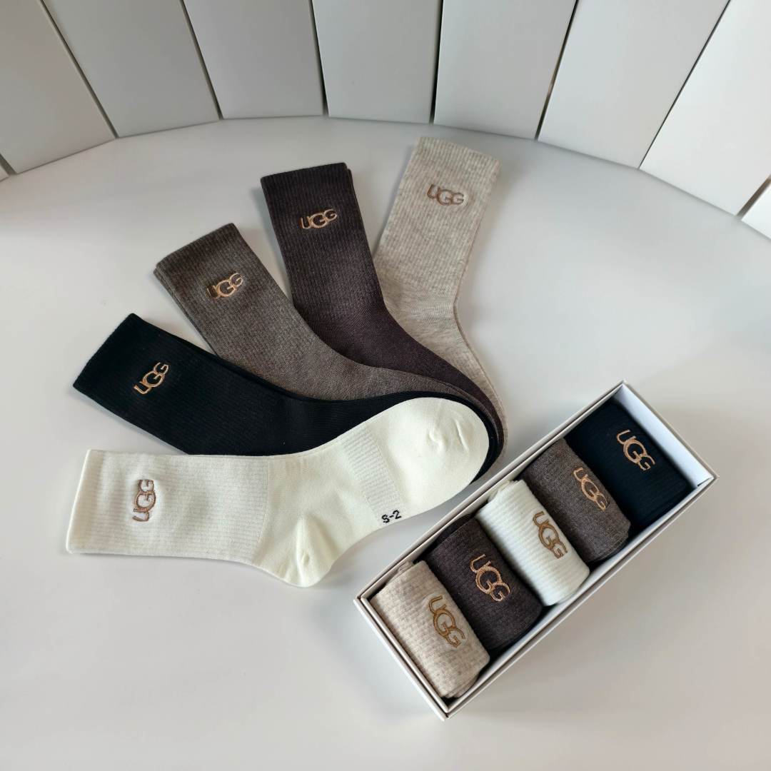 💛配专柜包装UGG 新款中长款堆堆袜袜子！一盒五双，专柜同步筒袜袜子，大牌出街，潮人必备🔥超好搭