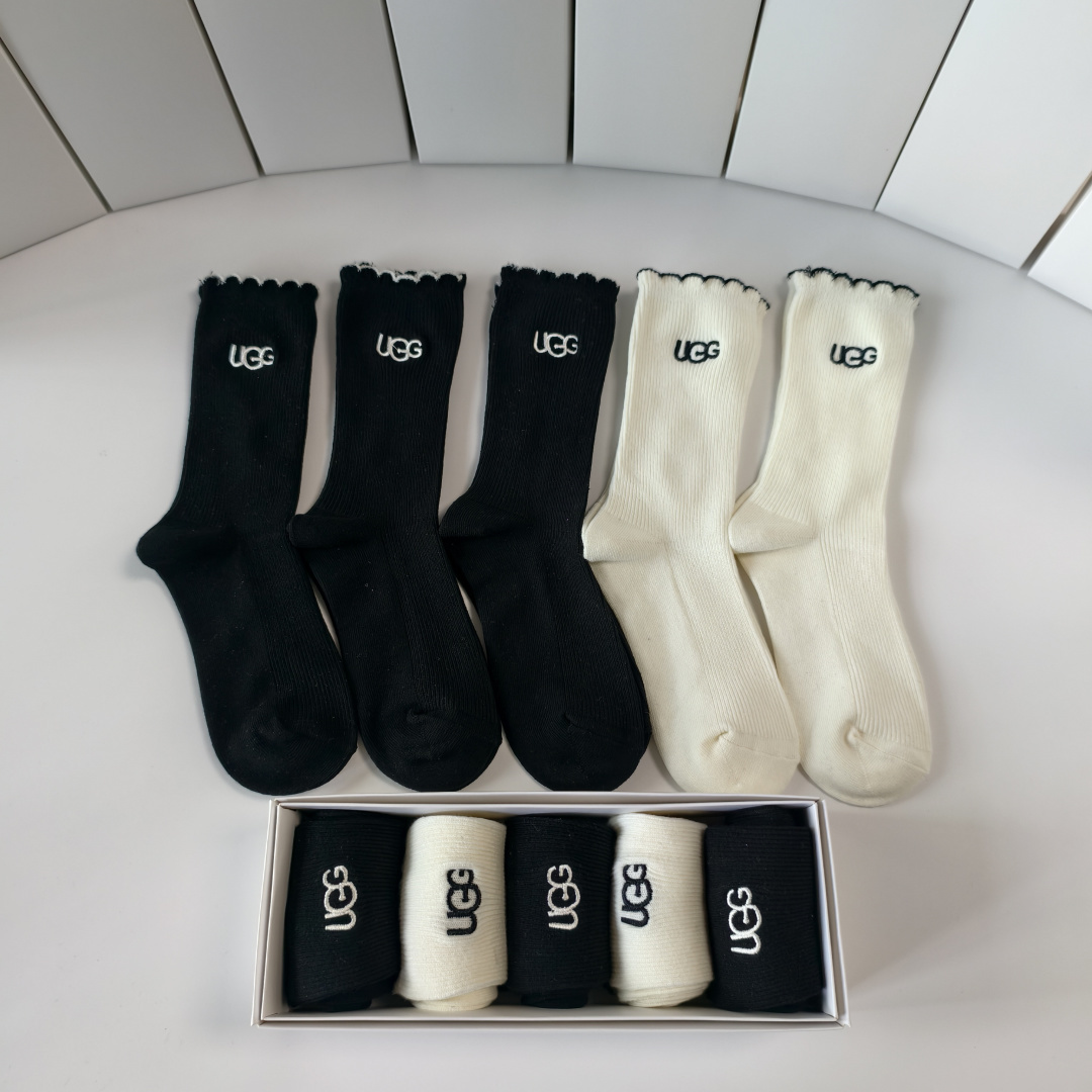 💛配专柜包装UGG 新款刺绣中长款堆堆袜袜子！一盒五双，专柜同步筒袜袜子，大牌出街，潮人必备🔥超好搭