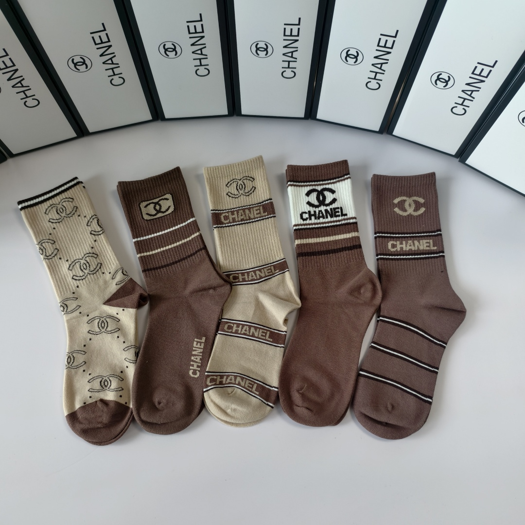 NO:640610,Specially equipped with counter packaging Chanel (Chanel) new mid-length socks pile socks!  Five pairs in a box, synchronized tube socks at the counter, big brands going out on the street, must-have socks for fashionistas, stockings, socks, chanel, chanel, socks19860909特 配专柜包装 Chanel（香奈儿）新款中长筒袜堆堆袜袜子！一盒五双,专柜同步筒袜袜子,大牌出街,潮人必备超好搭袜子,丝袜,袜子,chanel,chanel,socks,accessory