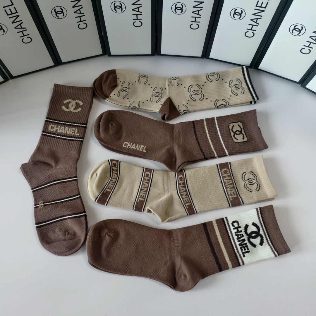 💛配专柜包装Chanel（香奈儿）新款中长筒袜堆堆袜袜子！一盒五双，专柜同步筒袜袜子，💛大牌出街，潮人必