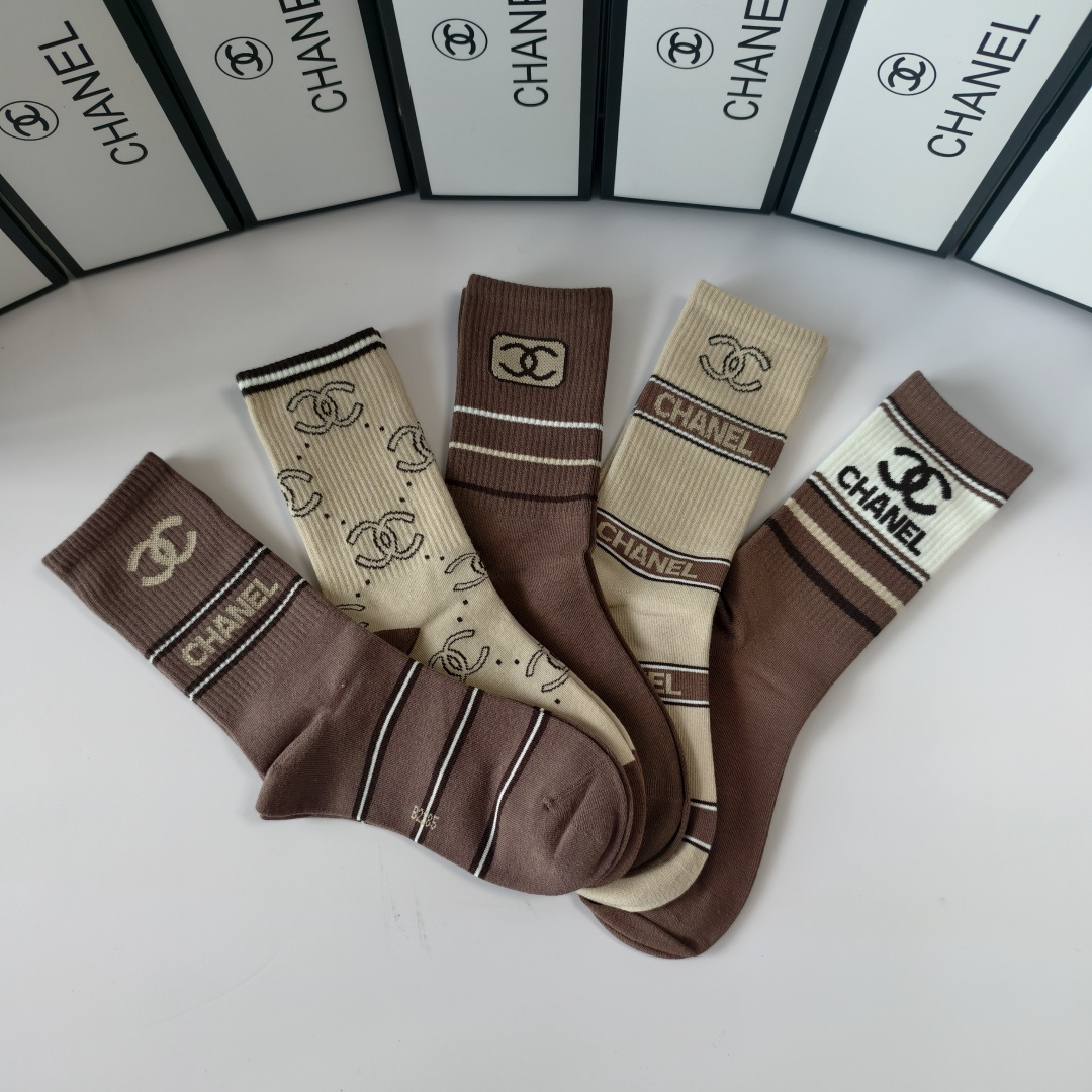 💛配专柜包装Chanel（香奈儿）新款中长筒袜堆堆袜袜子！一盒五双，专柜同步筒袜袜子，💛大牌出街，潮人必