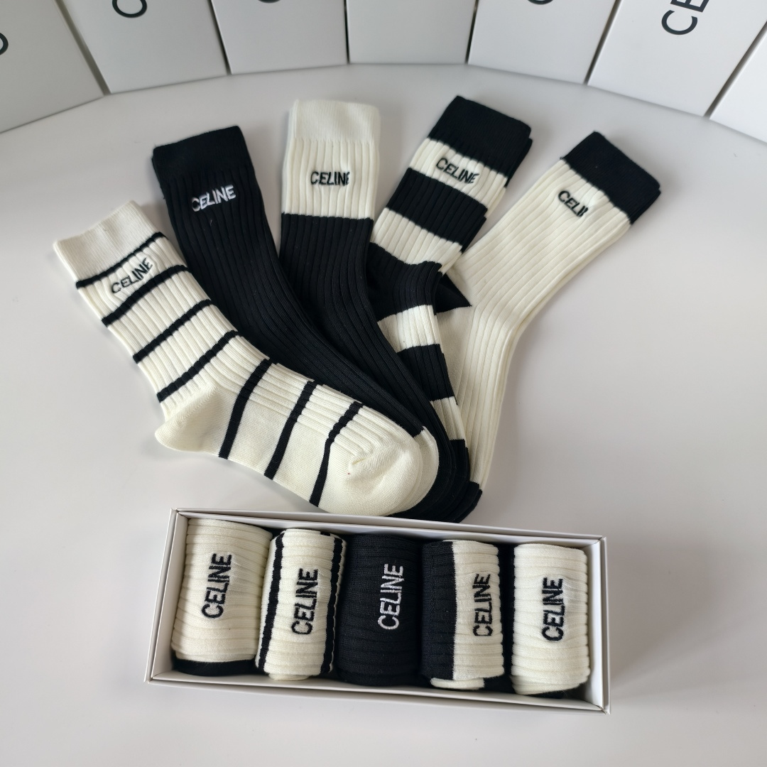 💛配专柜包装CELINE（赛琳）新款双针刺绣中长筒袜堆堆袜袜子！一盒五双，专柜同步筒袜袜子，💛大牌出街，